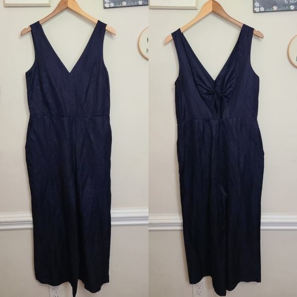 ♧TU Banana Republic Cropped Jumpsuit in Navy - Picture 2 of 4